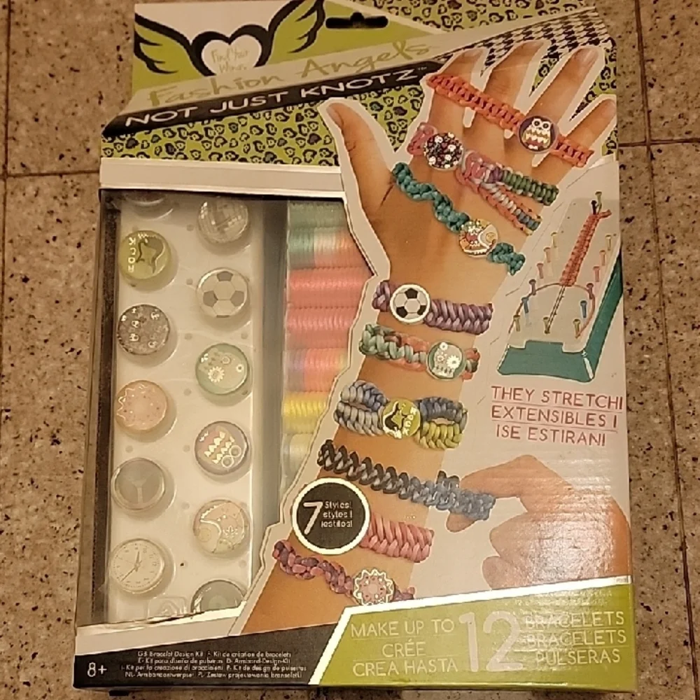 FASHION ANGELS Stretchy Friendship Music Festival Bracelet Craft Kit for Kids